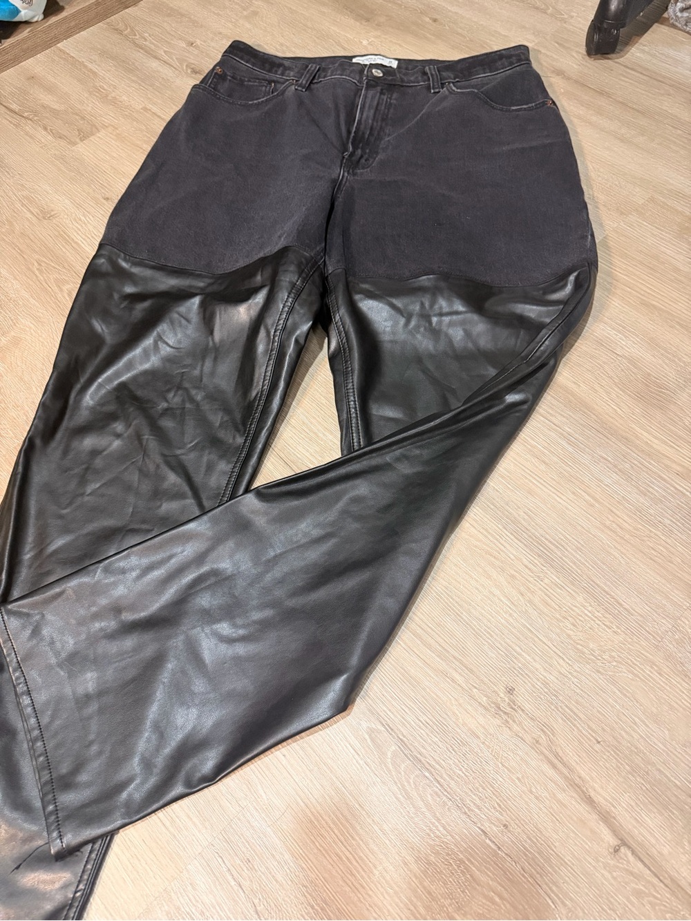 Abercrombie Curve Love Faux Leather Straight Jeans 14L Black 90s High Rise - Picture 4 of 6